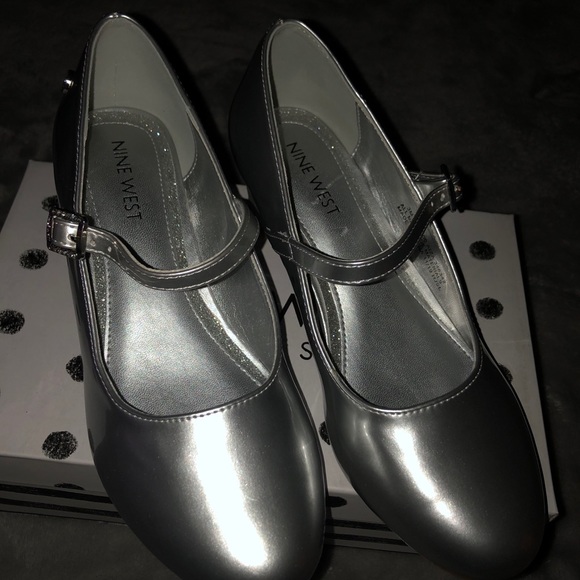 silver shoes size 3